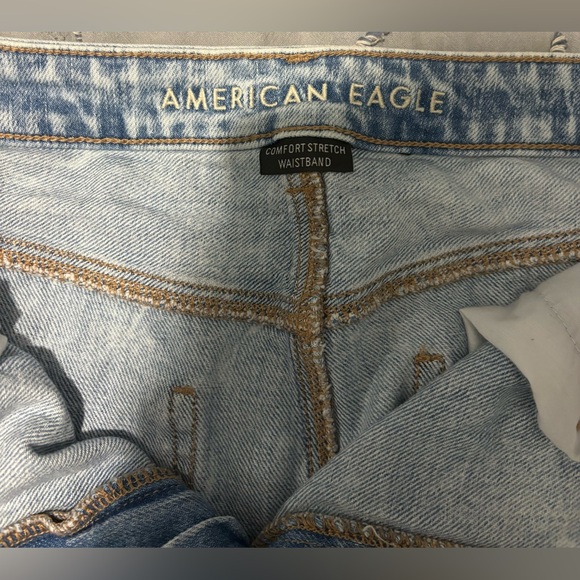 American Eagle Distressed Jean - Picture 8 of 10